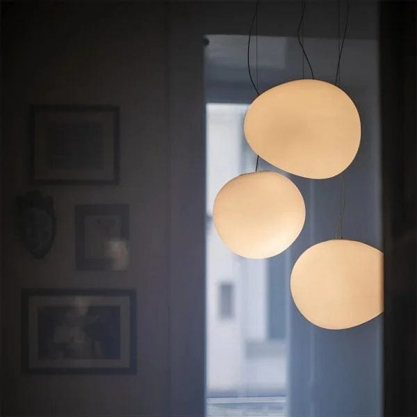 GlowSphere Pendant Light – Minimalist Elegance