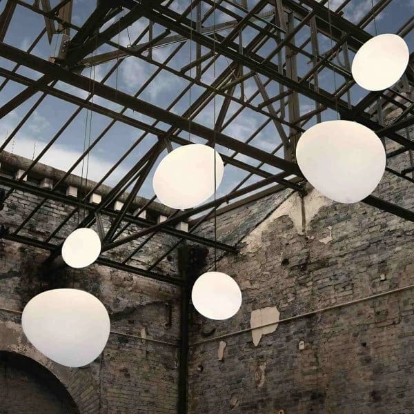 GlowSphere Pendant Light – Minimalist Elegance