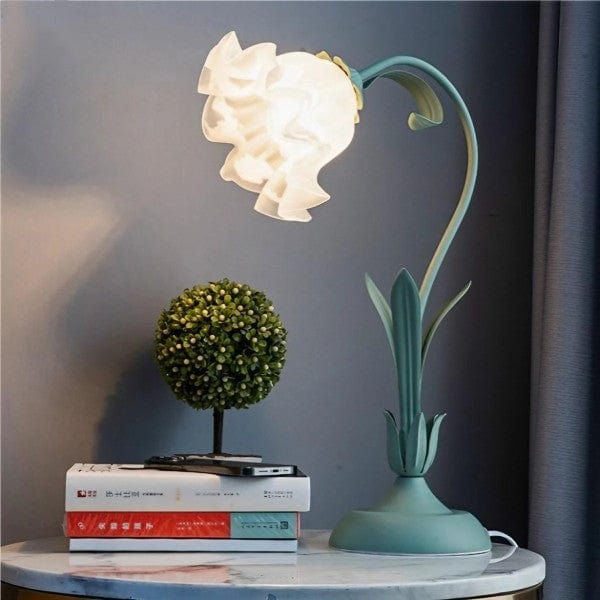 Vintage Adjustable Flower Table Lamp – Elegant, Nostalgic Design with Practical Lighting