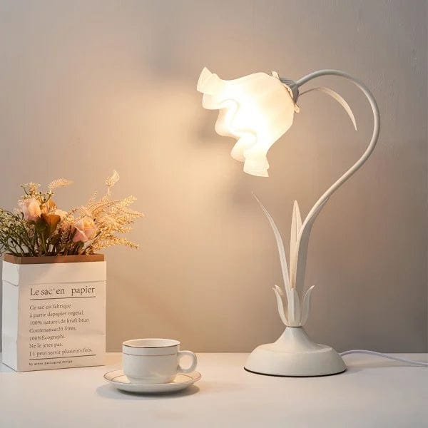 Vintage Adjustable Flower Table Lamp – Elegant, Nostalgic Design with Practical Lighting