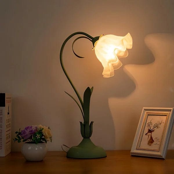 Vintage Adjustable Flower Table Lamp – Elegant, Nostalgic Design with Practical Lighting