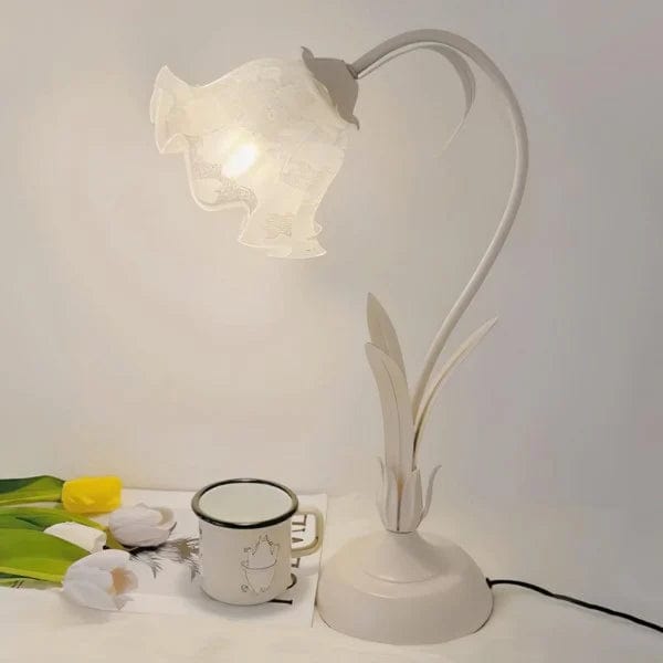 Vintage Adjustable Flower Table Lamp – Elegant, Nostalgic Design with Practical Lighting