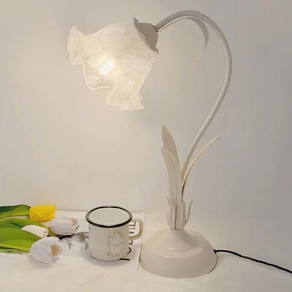 Vintage Adjustable Flower Table Lamp – Elegant, Nostalgic Design with Practical Lighting