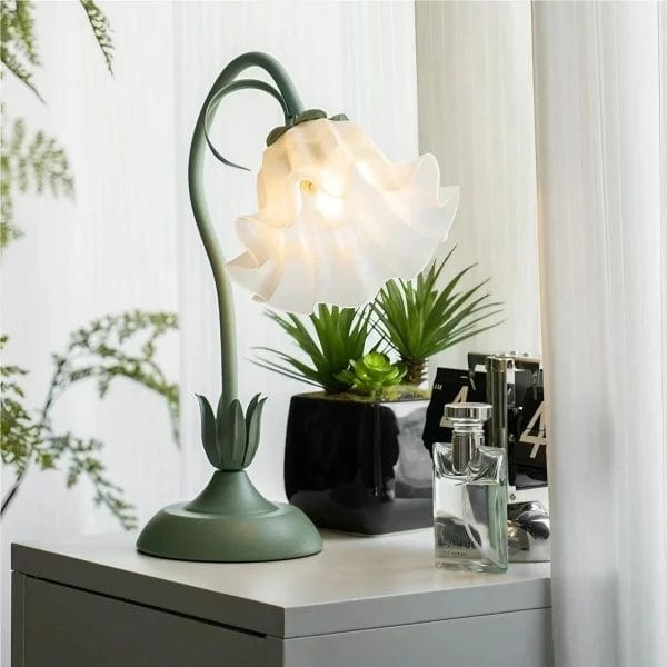 Vintage Adjustable Flower Table Lamp – Elegant, Nostalgic Design with Practical Lighting