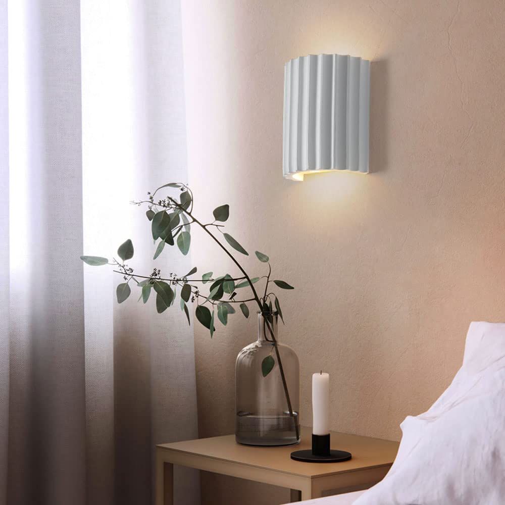 Modern Semi-Circular Resin Wall Sconce – Stylish Indoor Lighting